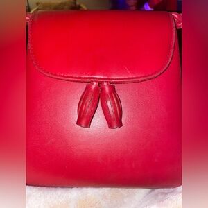 Ande’ Vintage red cross body bag
